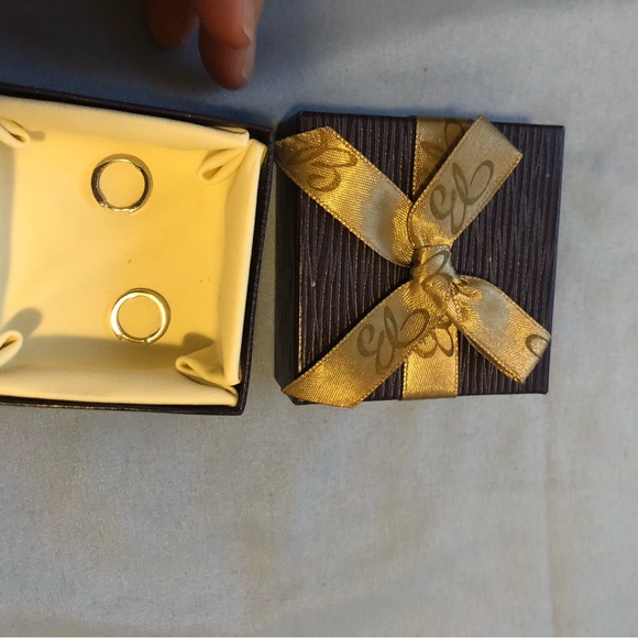 (Sold) brand new  small hoop earring for men - Picture 2 of 3